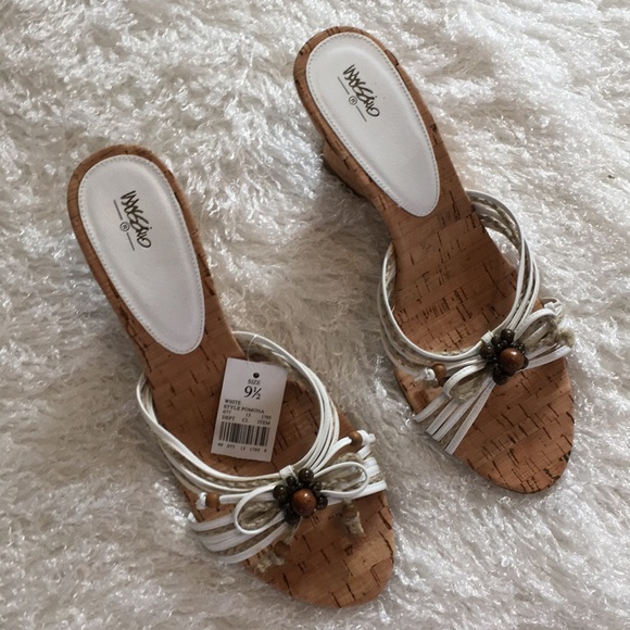 Mossimo Supply Co. Shoes - NWT Mossimo white wedges size 9 1/2
